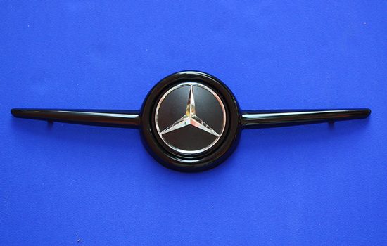 Front Grilleinsatz Smart Fortwo W453 schwarz mit Mercedes Emblem
